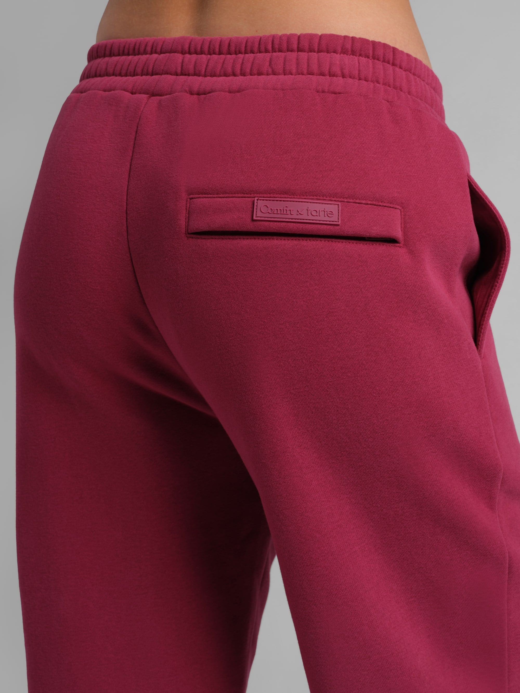 tarte x Comfrt airplane mode travel sweatpants